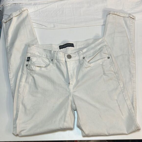 Rock & Republic all white women’s jeans - Picture 2 of 9